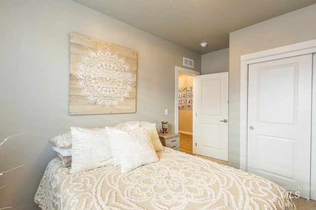 bedroom featuring a closet