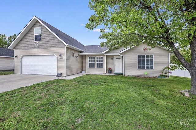 1517 Elm St N, Jerome, ID 83338 - ranch-style home with driveway and a front yard