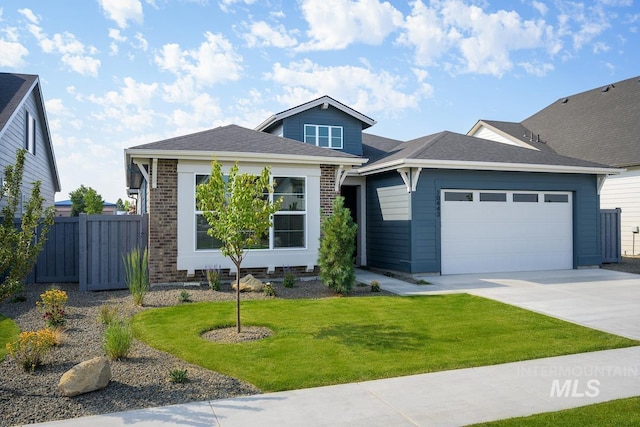 view of front facade featuring a front yard