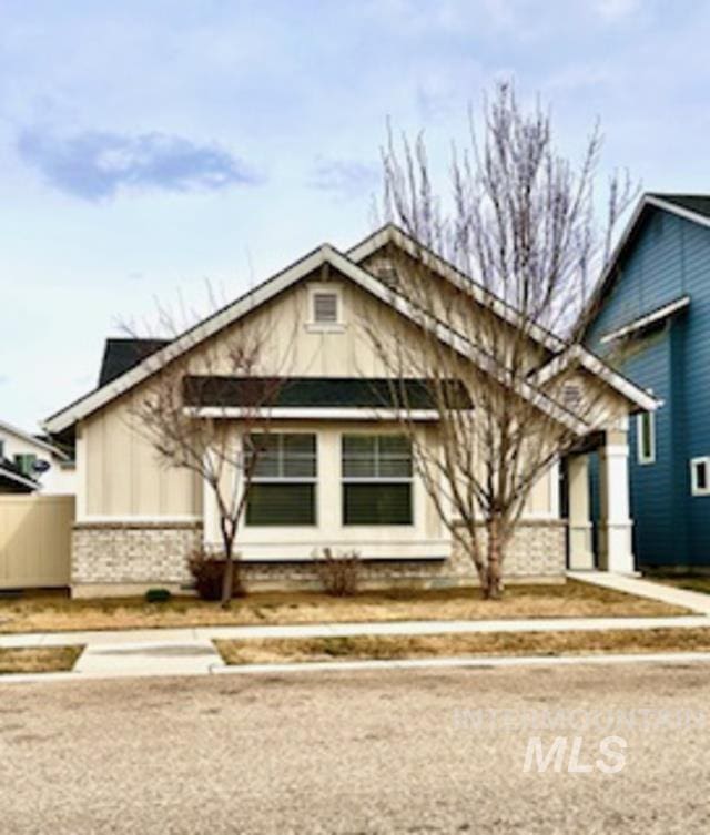 view of front of property with fence