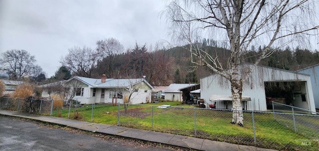 view of front of house with a front lawn