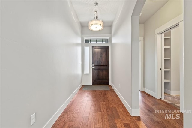 15343 Moss Creek Way, Caldwell, ID 83607 - foyer with wood finished floors and baseboards
