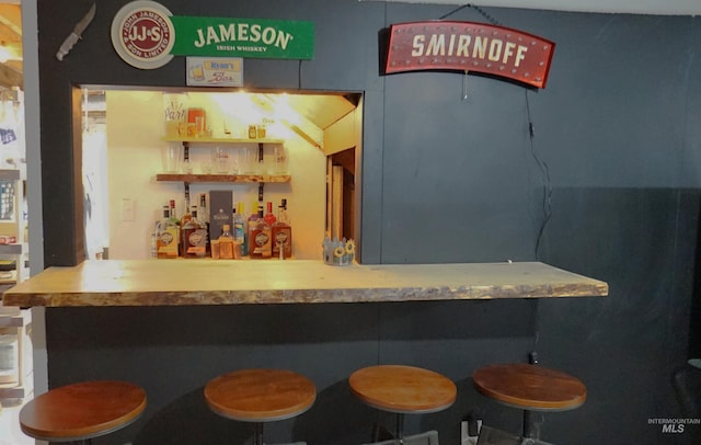 1316 Arlington Ave, Caldwell, ID 83605 - bar featuring a bar
