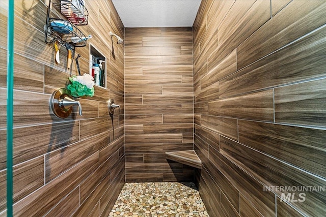 full bathroom featuring a sauna and tiled shower