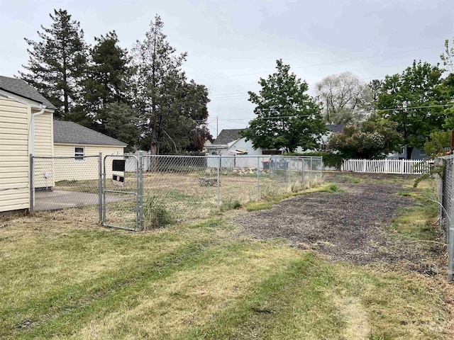 278 Taylor St, Twin Falls, ID 83301 - view of yard with a gate