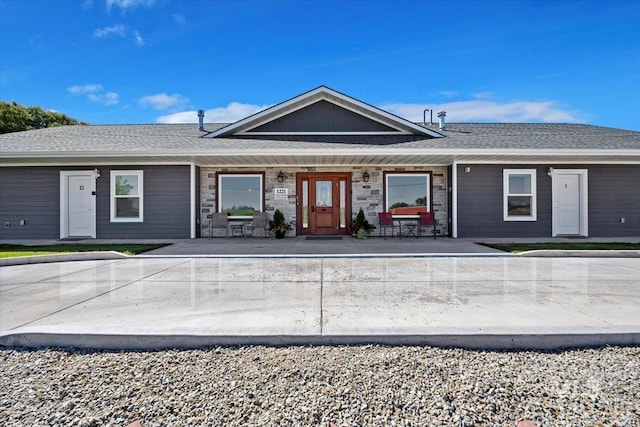 1221 21st, Heyburn, ID 83336 - view of front facade with a porch and roof with shingles
