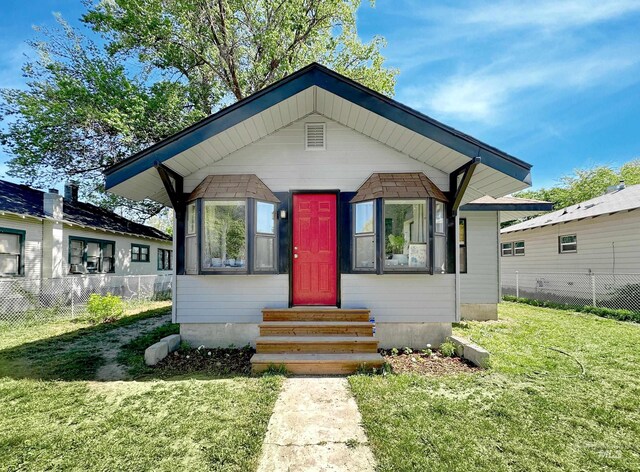 1713 Blaine St, Caldwell, ID 83605 - view of front of home with entry steps