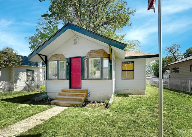 1713 Blaine St, Caldwell, ID 83605 - bungalow-style home featuring entry steps