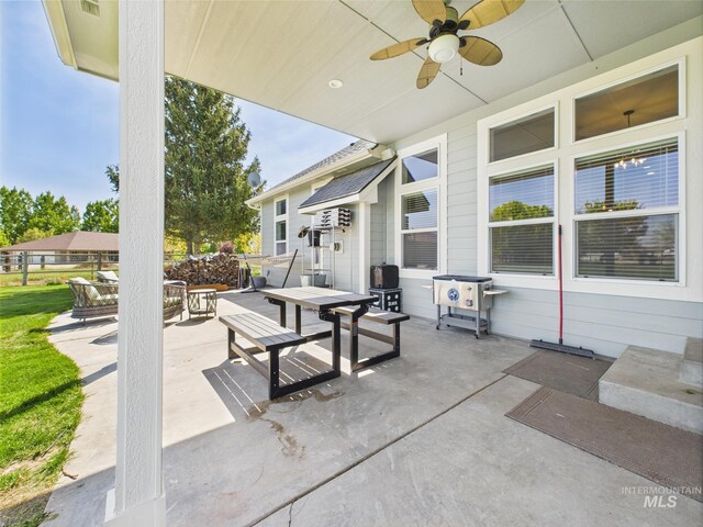 view of patio / terrace featuring an outdoor hangout area and ceiling fan