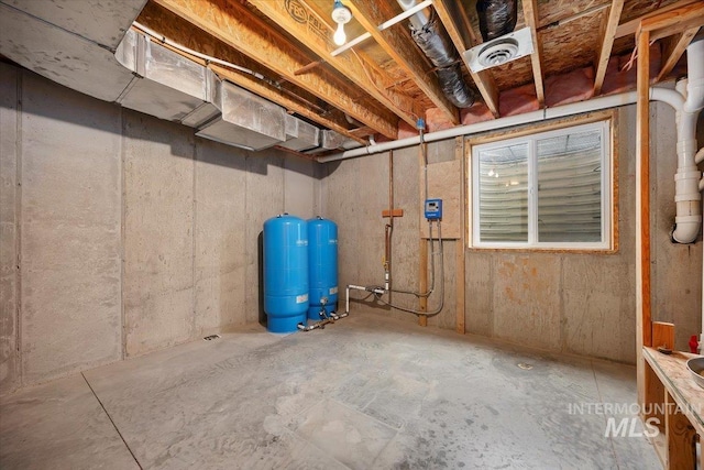 3610 E 3850 N, Kimberly, ID 83341 - basement featuring a water pressure tank