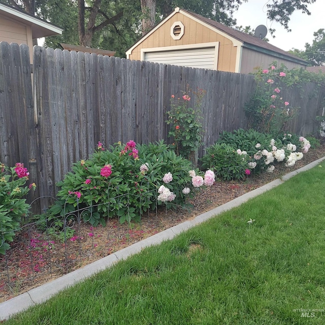 view of yard with fence