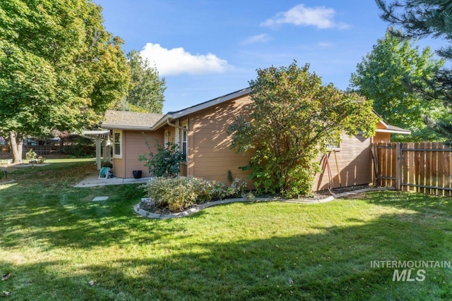 1548 N Vineyards Ave, Meridian, ID 83642 - view of side of home