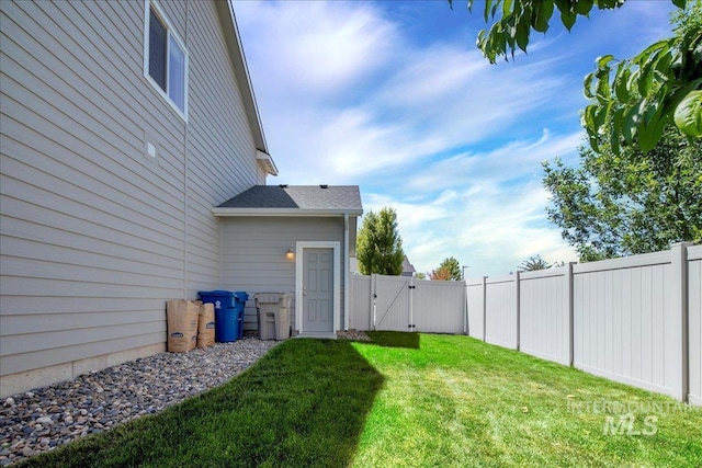 1123 Drexel Hill Ave, Caldwell, ID 83605 - view of yard featuring a gate