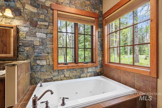 370 Blackhawk Lake Dr, Mccall, ID 83638 - full bath with a jetted tub