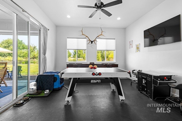 recreation room featuring rubber floors, a ceiling fan, and recessed lighting