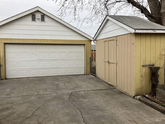 view of detached garage