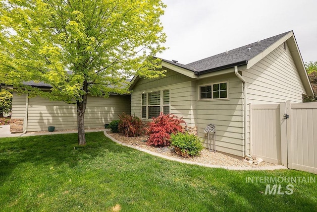 7053 W Butte Ln, Boise, ID 83704 - view of side of home featuring a gate