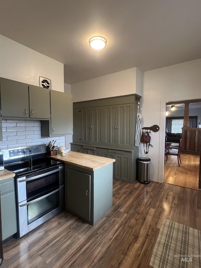 285 SW 3rd St, Ontario, OR 97914 - kitchen featuring double oven range, dark wood-type flooring, light countertops, and gray cabinets