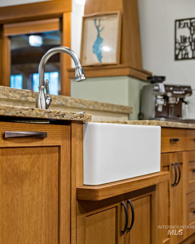 1460 Crown Point Pkwy, Cascade, ID 83611 - interior details with brown cabinets