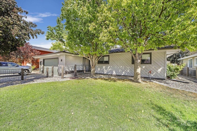 790 Academic Dr, Twin Falls, ID 83301 - ranch-style home with an attached garage, fence, and a front lawn