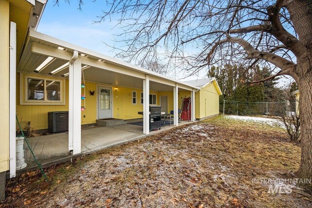 529 S State St, Nampa, ID 83686 - back of property with a patio area and central air condition unit