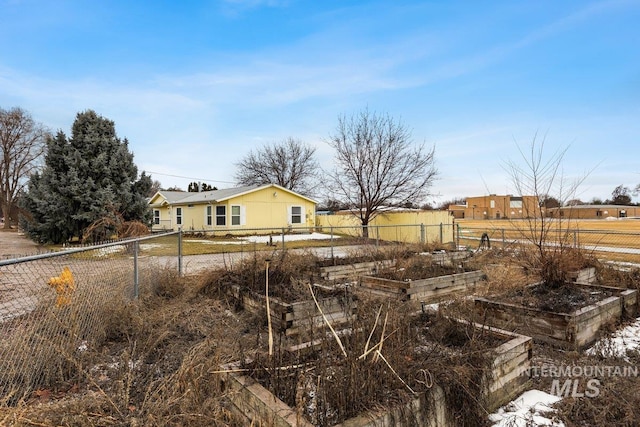 529 S State St, Nampa, ID 83686 - view of yard featuring a garden