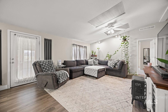 529 S State St, Nampa, ID 83686 - living room with wood finished floors and ceiling fan