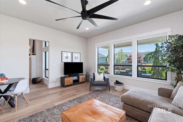 2685 N Fruniz Ave, Eagle, ID 83616 - living area featuring light wood-style floors, recessed lighting, and ceiling fan
