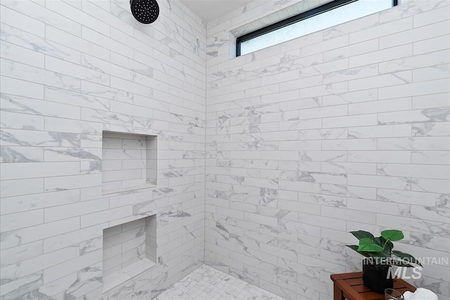 2685 N Fruniz Ave, Eagle, ID 83616 - full bath with tiled shower