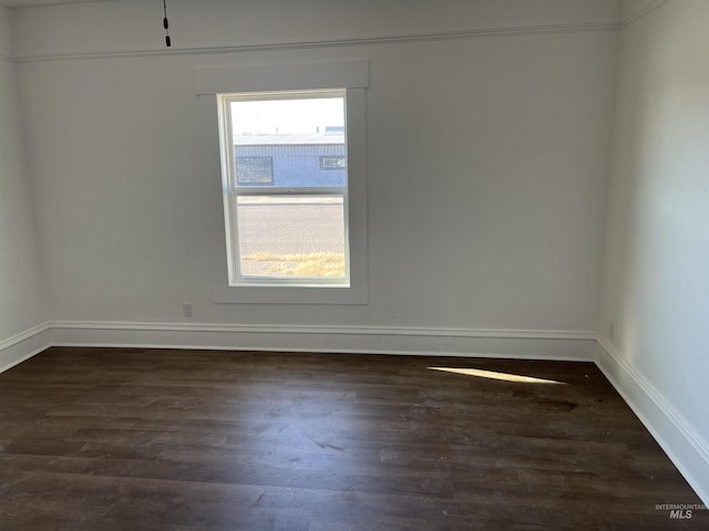 195 SE 2nd St, Ontario, OR 97914 - empty room featuring dark wood-type flooring