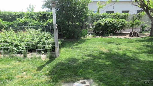 1112 W D St, Vale, OR 97918 - view of yard