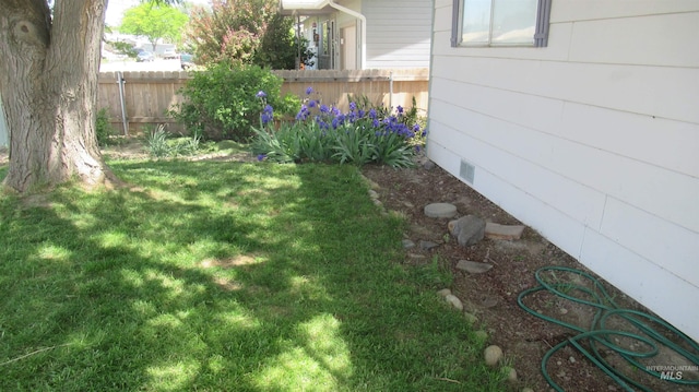 1112 W D St, Vale, OR 97918 - view of yard