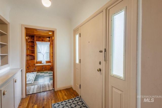 3102 N Sycamore Dr, Boise, ID 83703 - entryway featuring light wood-style floors