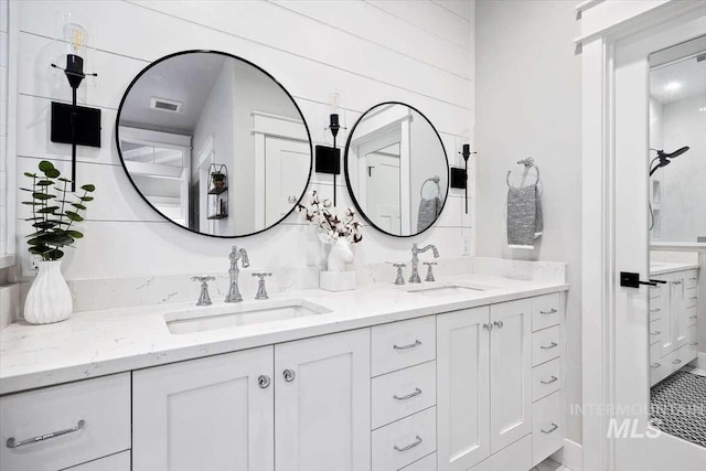 bathroom with vanity