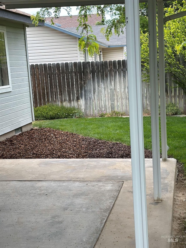 851 W Florida, Nampa, ID 83686 - view of yard with a patio area