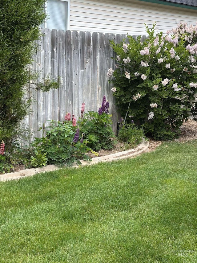 851 W Florida, Nampa, ID 83686 - view of yard