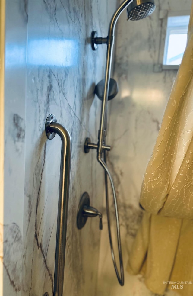 851 W Florida, Nampa, ID 83686 - bathroom view of a marble finish shower