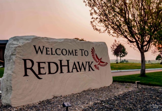 view of community / neighborhood sign