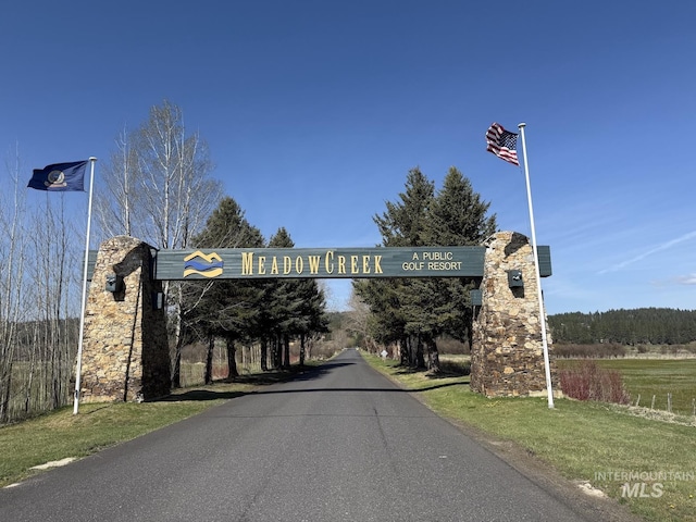 3955 Valley View Dr, New Meadows, ID 83654