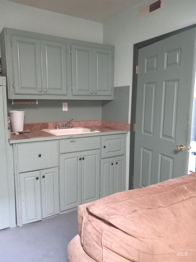 410 Cedar St, Middleton, ID 83644 - kitchen featuring a sink and light countertops