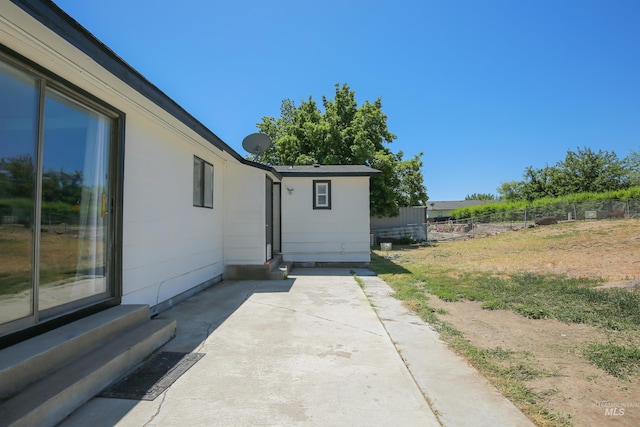 1765 W 6th St, Weiser, ID 83672 - view of yard featuring entry steps and a patio