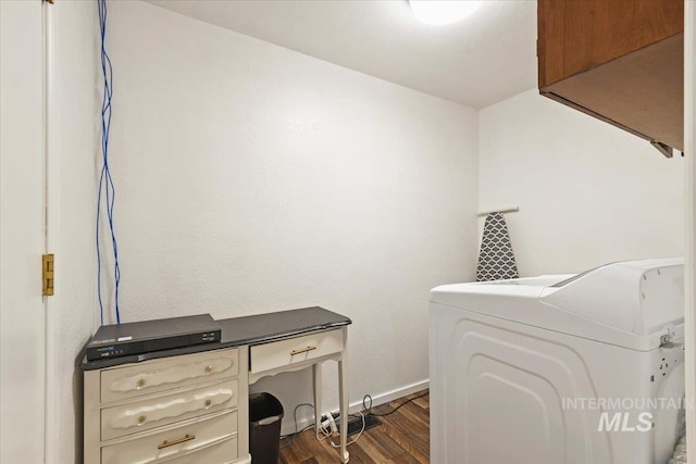 3118 Fircrest Ave, Caldwell, ID 83605 - laundry room featuring dark wood finished floors, independent washer and dryer, and a desk