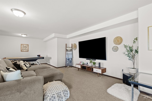 2510 Westridge Ct, Clarkston, WA 99403 - carpeted living room featuring baseboards