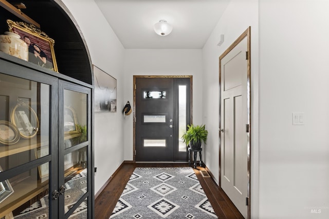 2510 Westridge Ct, Clarkston, WA 99403 - entryway featuring baseboards and dark wood finished floors