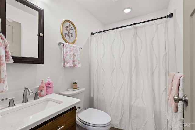 2510 Westridge Ct, Clarkston, WA 99403 - full bath featuring toilet and vanity