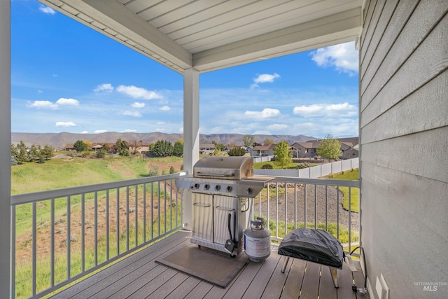 2510 Westridge Ct, Clarkston, WA 99403 - wooden terrace featuring a mountain view and a residential view