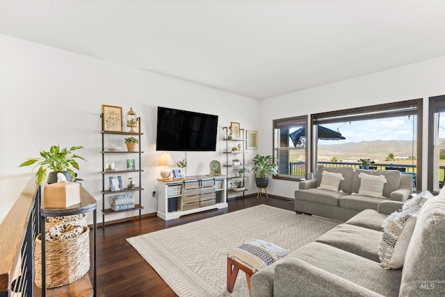 2510 Westridge Ct, Clarkston, WA 99403 - living area featuring wood finished floors
