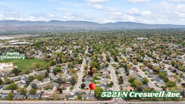 bird's eye view featuring a mountain view