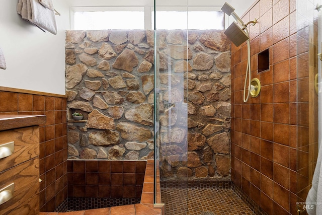 2036 N Blaine Way, Boise, ID 83702 - full bathroom with tiled shower and wainscoting