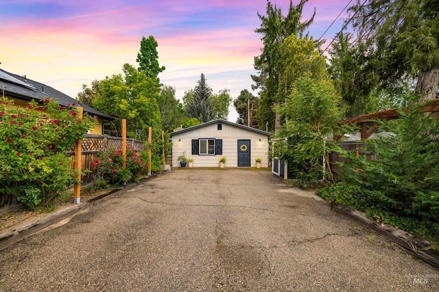 2036 N Blaine Way, Boise, ID 83702 - view of front facade featuring driveway